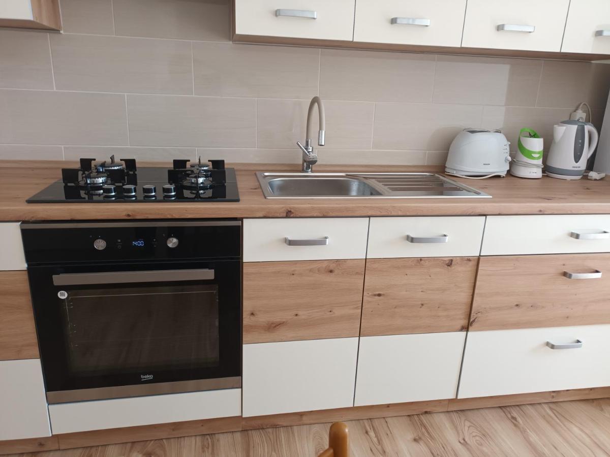 Apartman Alena Κάρλοβι Βάρι Εξωτερικό φωτογραφία