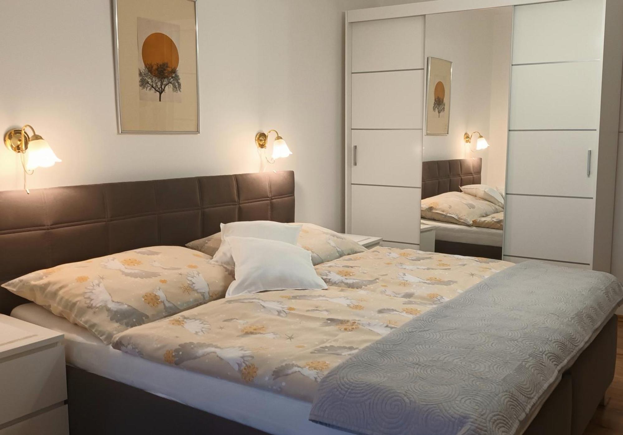 Apartman Alena Κάρλοβι Βάρι Εξωτερικό φωτογραφία