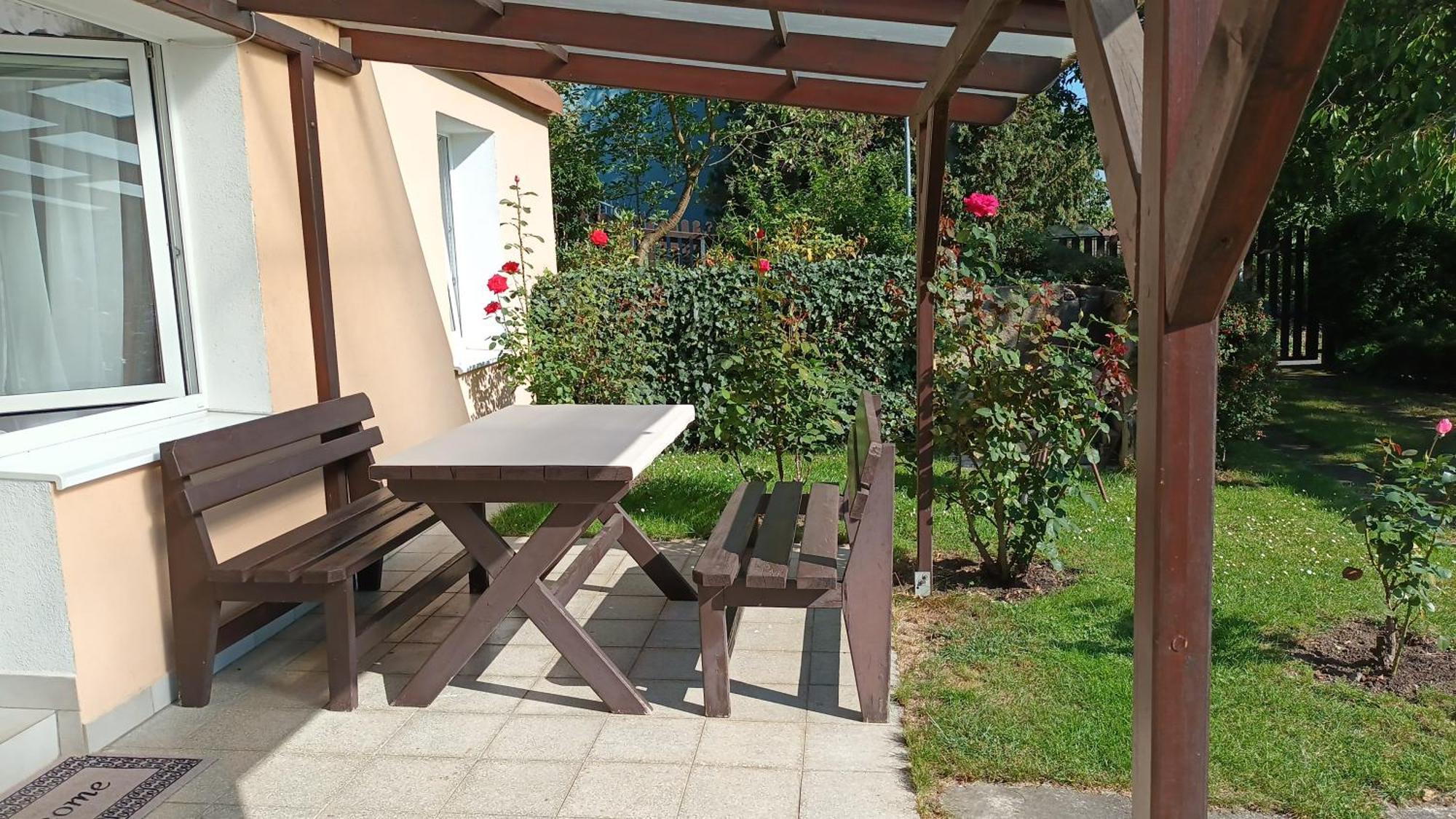 Apartman Alena Κάρλοβι Βάρι Εξωτερικό φωτογραφία